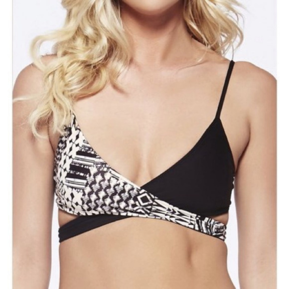 L*SPACE CHLOE SWIM BIKINI WRAP TOP REVERSIBLE BLACK/WHITE NEW - Picture 3 of 8